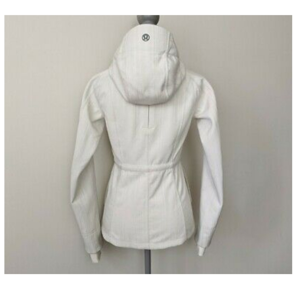 Size 6  RARE Lululemon Embark Softshell Jacket